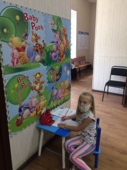 У Міграційній службі м. Маріуполя обладнано куточок для малюків