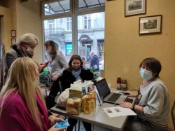 Об'єднані мрією та вірою у Перемогу: волонтерська діяльність працівників ДМС та допомога переселенцям