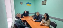Міграційники Кременчука вперше провели тестування подружжя для отримання дозволу на імміграцію чоловіку