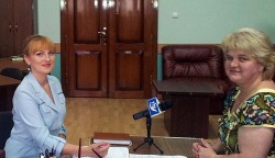 Глядачів Тернопільської обласної Державної телерадіокомпанії консультували щодо оформлення проїзного документа дитини