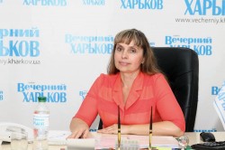 Представник ГУ ДМС України в Харківській області Ірина Редько відповідала на запитання читачів газети «Вечерний Харьков»