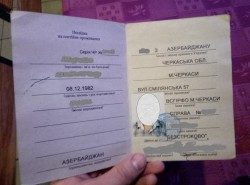 Черкаські міграційники виявили громадянина Республіки Азербайджан, який згідно з наданими документами проживає … в Головному управлінні Національної поліції України в Черкаській області