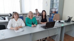 Працівниками Головного управління ДМС України в Харківській області сьогодні проведено навчальний онлайн семінар для керівників та адміністраторів Центрів надання адміністративних послуг в Харківській області.