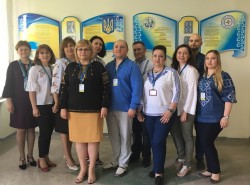 На роботу в вишиванці.