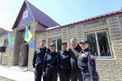 Аваков открыл полицейский участок вблизи линии разграничения на Донбассе