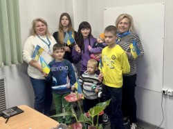 В Харкові міграційники оформили вісім паспортів багатодітній родині