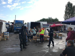 У Києві затримали мігрантів з інфекційним недугом, які торгували на ринку продуктами харчування 