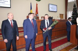 На сесії обласної ради керівнику міграційної служби Житомирщини та його колишньому заступнику вручили відзнаки Президента України 