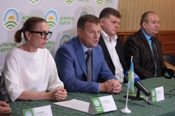 Дніпропетровщина: Аграрна партія згуртовано бореться проти рейдерського захоплення