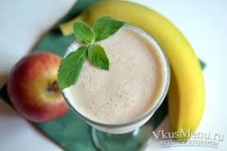 Яблучно-банановий коктейль