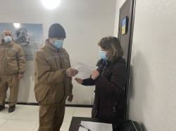 Засуджені Селидівської виправної колонії отримали паспорти громадянина України у формі картки