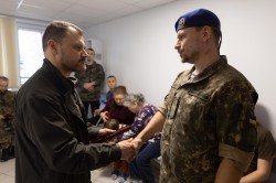 Міністр внутрішніх справ нагородив бійців системи МВС, які проходять лікування та реабілітацію