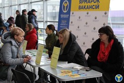 Служба зайнятості провела ярмарок вакансій на станції «Дарниця»