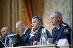 АРСЕН АВАКОВ ПРЕЗЕНТУВАВ ПОЛІЦЕЙСЬКИМ ХМЕЛЬНИЧЧИНИ ПЕРШИЙ ЕТАП ВЕЛИКОЇ МОТИВАЦІЙНОЇ ПРОГРАМИ СОЦІАЛЬНОГО ЗАБЕЗПЕЧЕННЯ