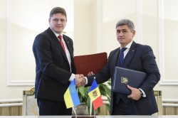 Головою ДМС підписано Угоду між Урядами України та Молдови про реадмісію та Імплементаційний протокол про порядок її реалізації