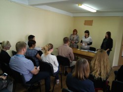 У міграційній службі Києва успішно завершено піврічне навчання з іноземної мови за спеціальною програмою