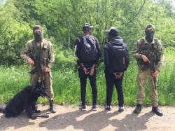 На Буковині та Львівщині прикордонники затримали іноземців, які планували незаконно дістатись країн ЄС