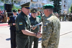Голова Держприкордонслужби вручив 50 сім’ям прикордонників ключі від квартир