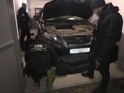 В ОДЕСІ ВНУТРІШНЯ БЕЗПЕКА НАЦІОНАЛЬНОЇ ПОЛІЦІЇ ПІЙМАЛА ГРУПУ УГОНЩИКІВ ЕЛІТНИХ АВТОМОБІЛІВ