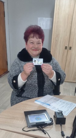 Довгий шлях до документа: перший паспорт у 53 роки!