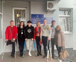 Українські військові, які проходять лікування на Львівщині, відновили паспортні документи