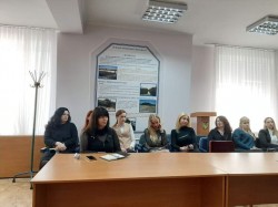 В Управлінні ДМС у Сумській області відбулась розширена робоча зустріч працівників міграційної служби з представником Національної поліції з вивчення понять колабораціонізму та колабораційної діяльності