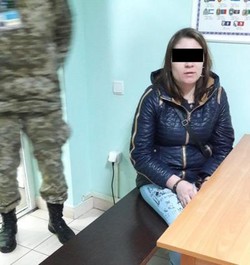 Прикордонники затримали громадянку Молдови, яку розшукував Інтерпол, та виявили з підробленим паспортом громадянку Таджикистану