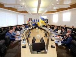 Арсен Аваков презентував послам країн G7 Стратегію деокупації Донбасу