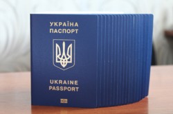 Майже 240 тисяч черкащан звернулися до міграційної служби минулого року з приводу оформлення біометричних документів