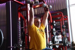 Плавання та заняття на тренажерах: ветерани МВС активно відвідують заняття у фітнес-клубах