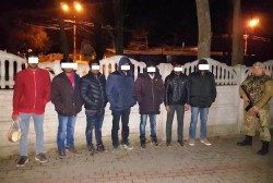 Семеро незаконних мігрантів затримали вночі в Ужгороді прикордонники Чопського загону.