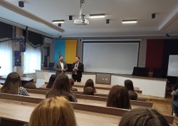 Тернопільським студентам розповіли про основні напрямки роботи міграційної служби