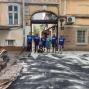 За словом – дело. Во дворах Одессы асфальтируют межквартальные проезды  