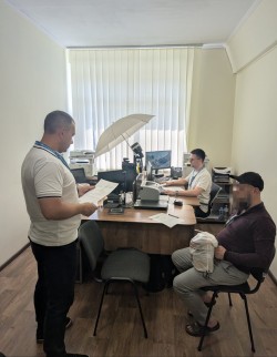 За порушення міграційного законодавства - примусове видворення: черговий неврегульований мігрант покинув межі країни