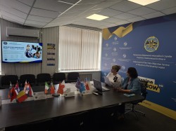 Навчаємось заради доступності: «Година безбар’єрності» для працівників  УДМС Хмельниччини