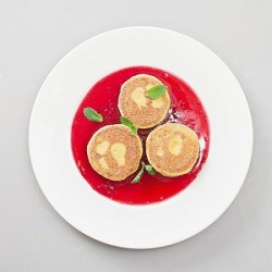 Сирники з кукурудзяним борошном і варенням