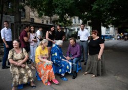 Истинно народный депутат: Сергей Кивалов ежедневно проводит встречи с жителями Приморского района: