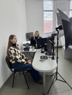 Самостійно та впевнено: оформлення закордонного паспорта у 14  років!